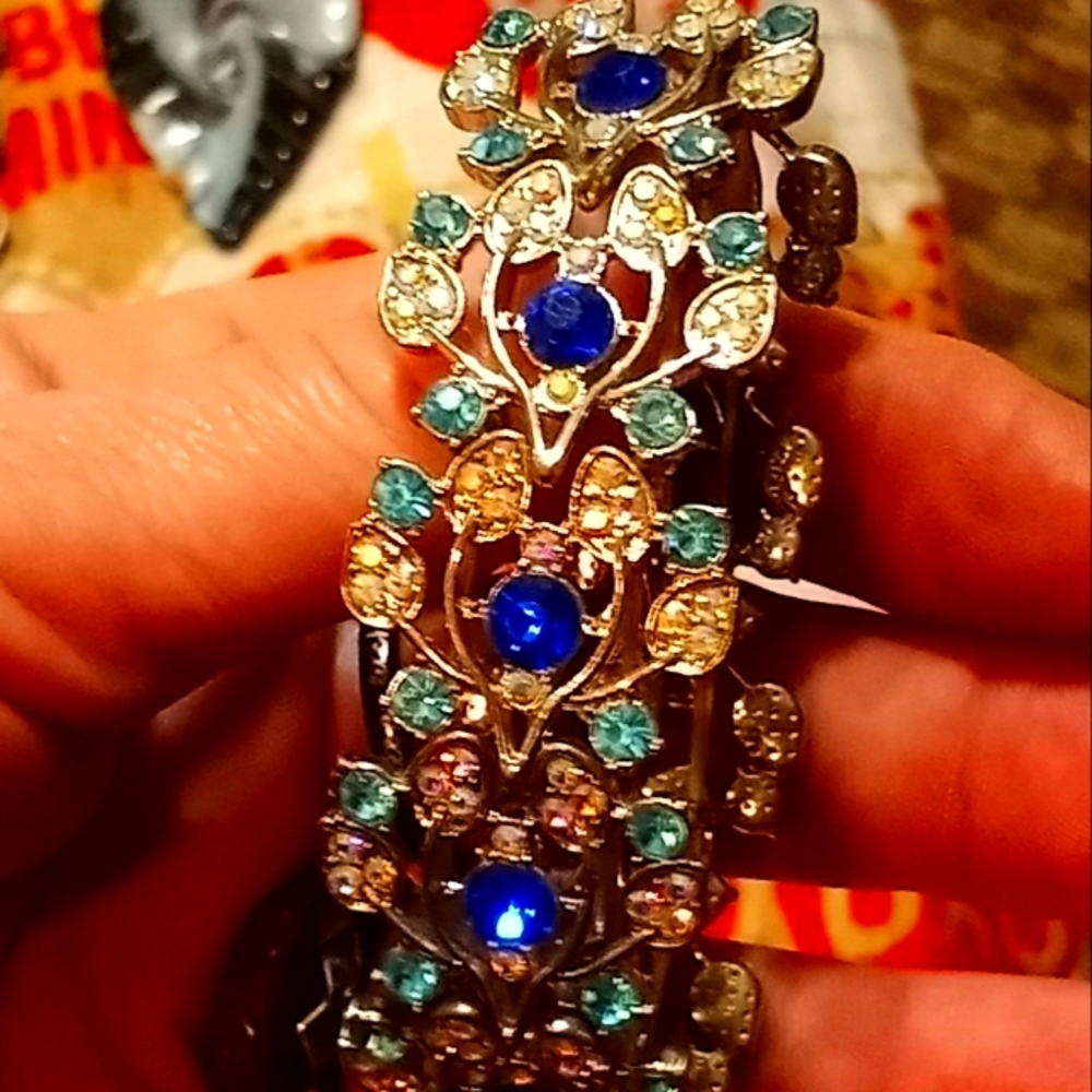 Exquisite pgold estate bracelet gemstones worn just a few times
